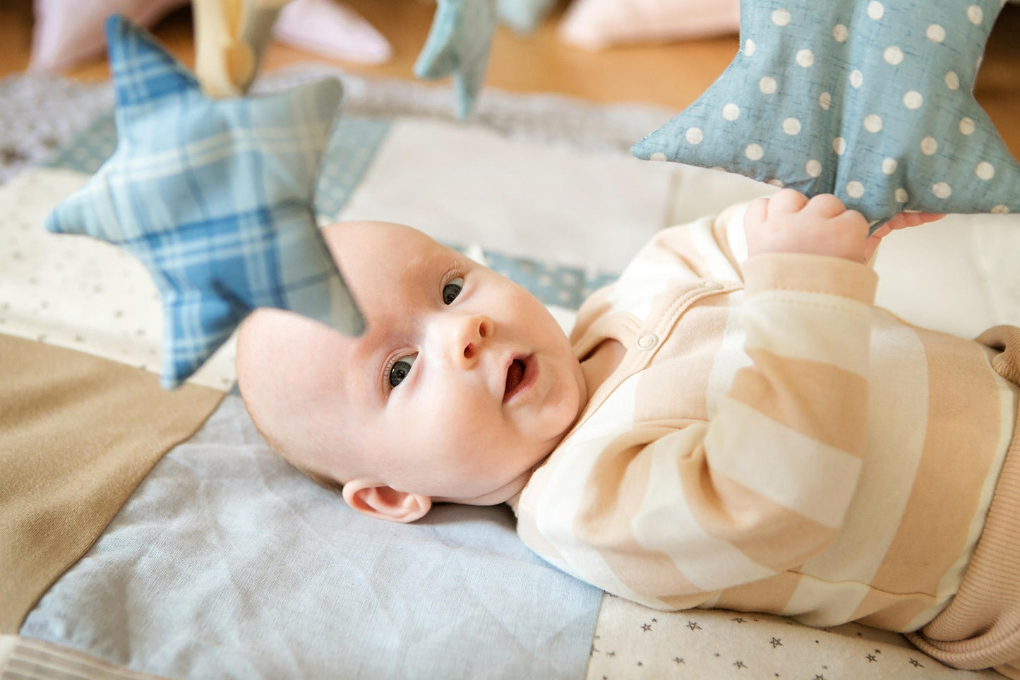 Sterretjes Speelset Handgemaakt Met Linten Bevestigbaar by Karloova