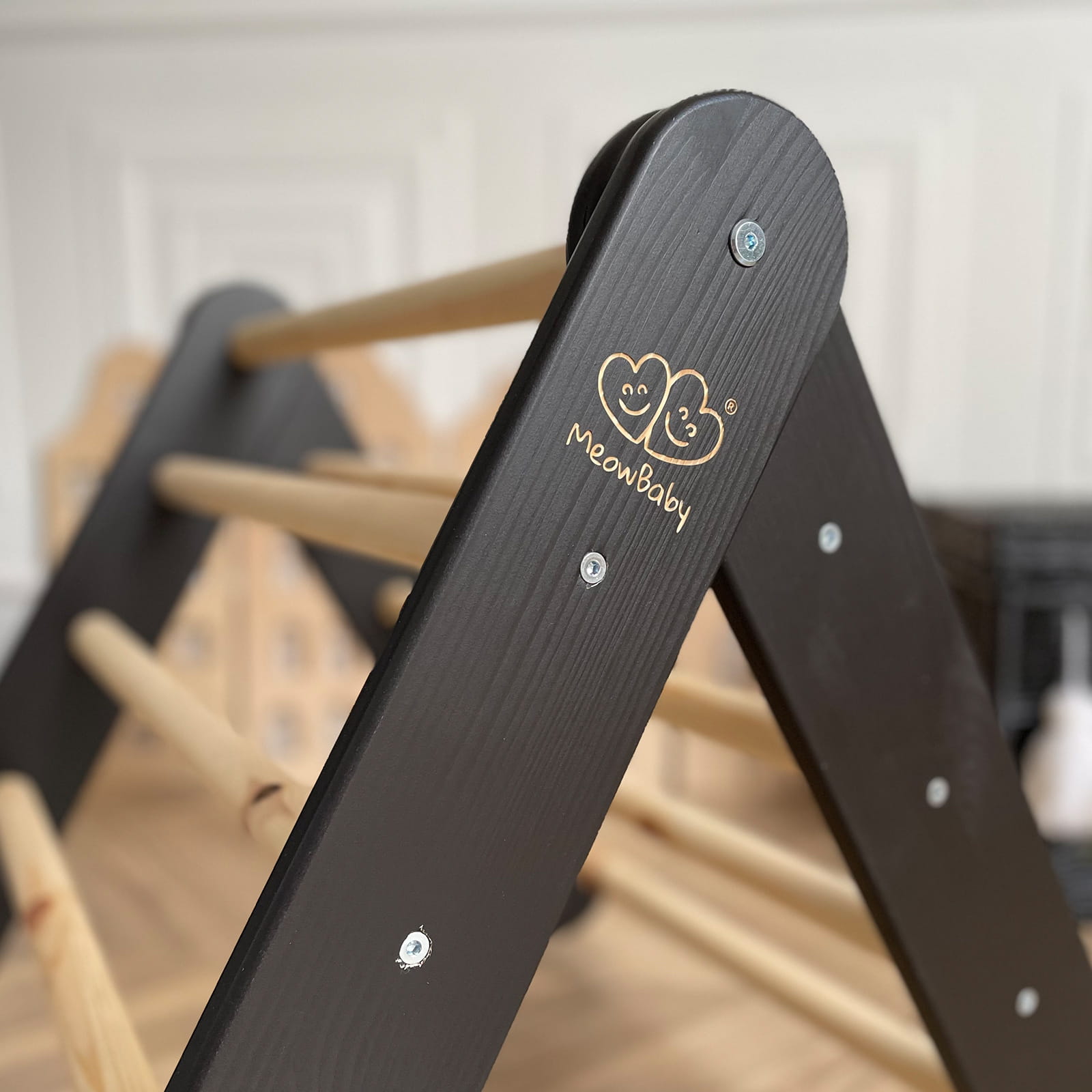 Houten Piklerladder Zwart Antislip Voor Kinderkamer by MeowBaby