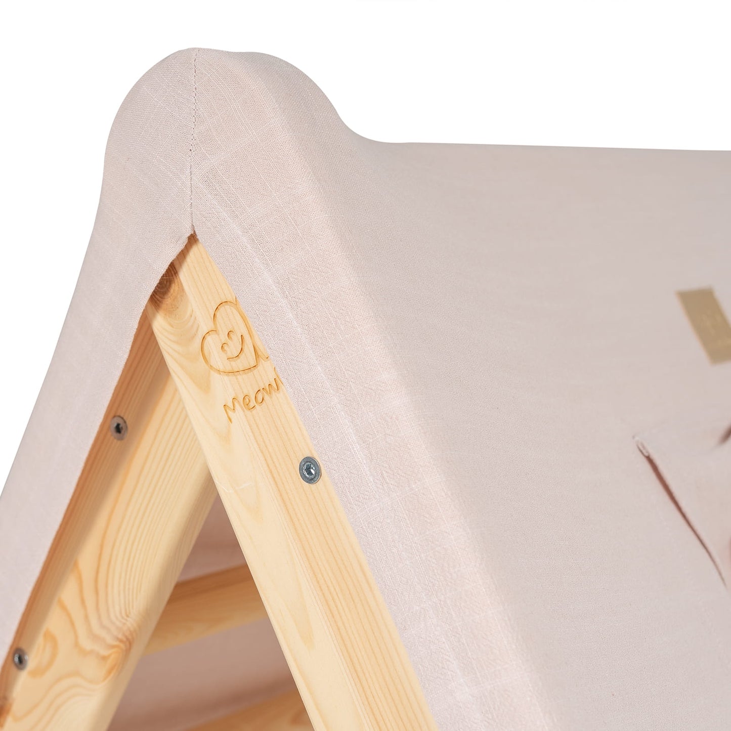 Houten Ladderhuis Met Roze Hoes Voor Kinderen Speelruimte by MeowBaby