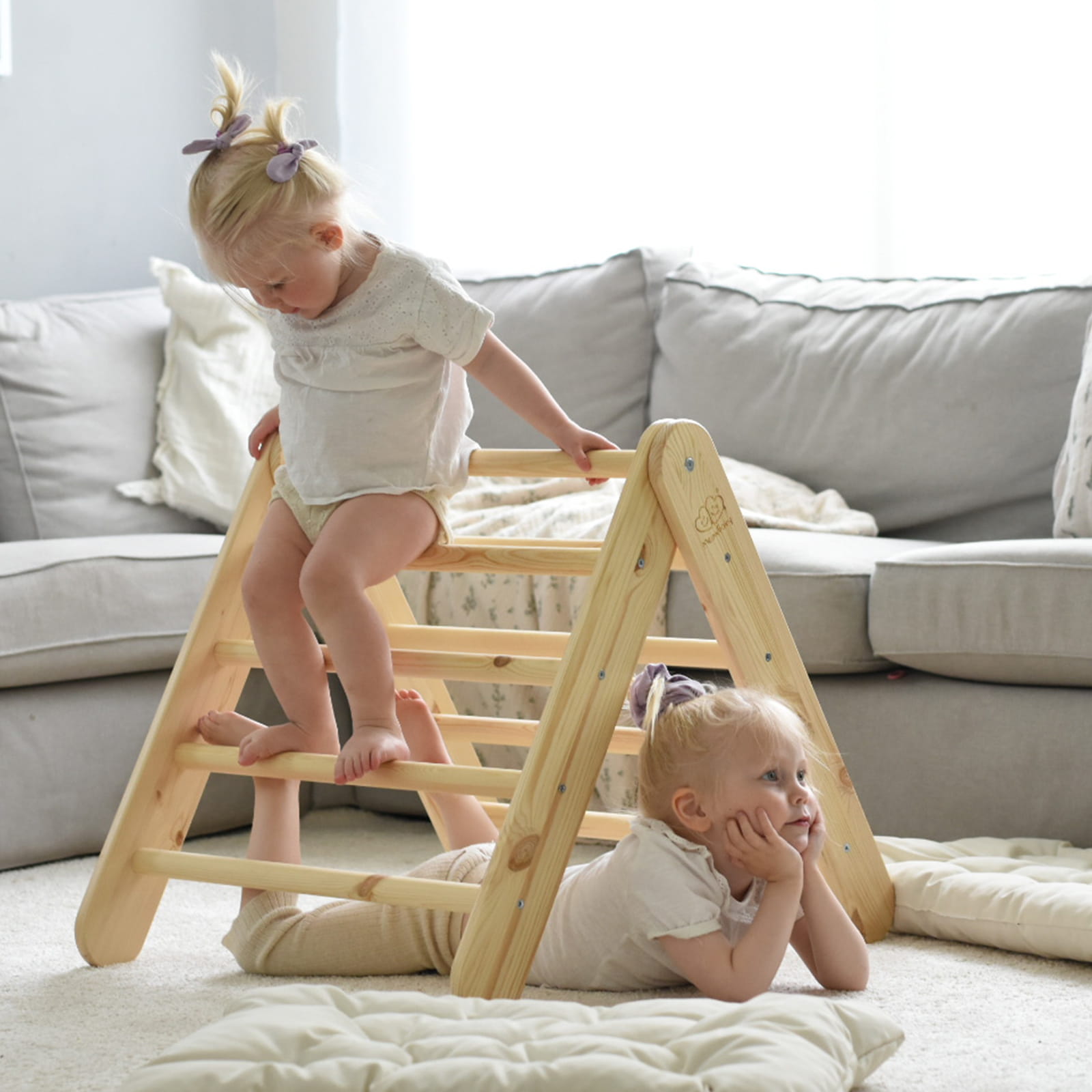 Houten Ladderhuis Met Roze Hoes Voor Kinderen Speelruimte by MeowBaby