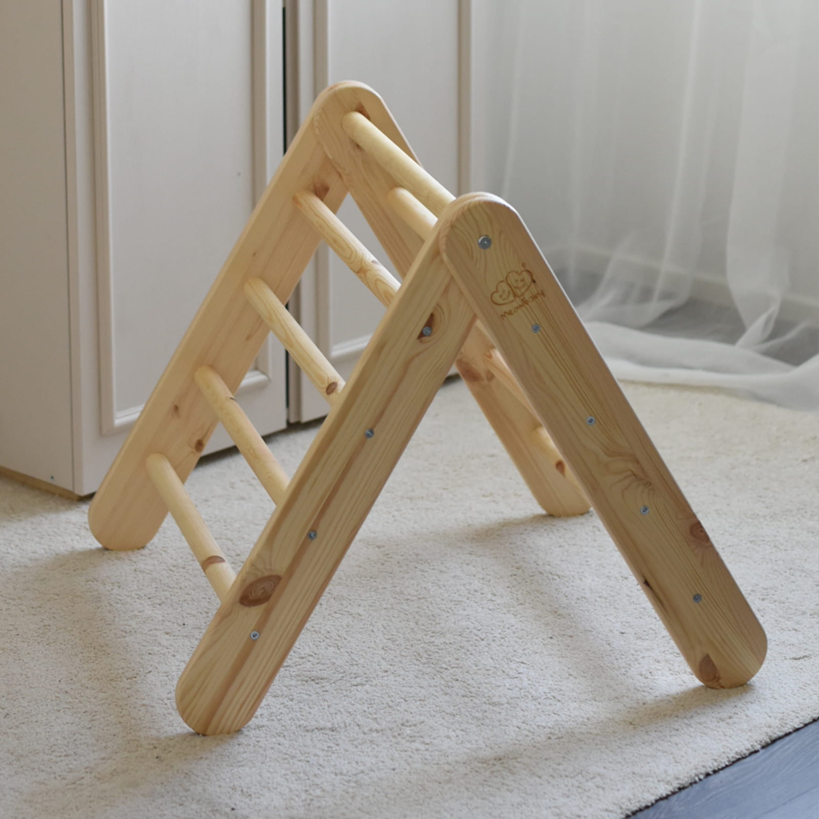 Houten Ladderhuis Met Roze Hoes Voor Kinderen Speelruimte by MeowBaby