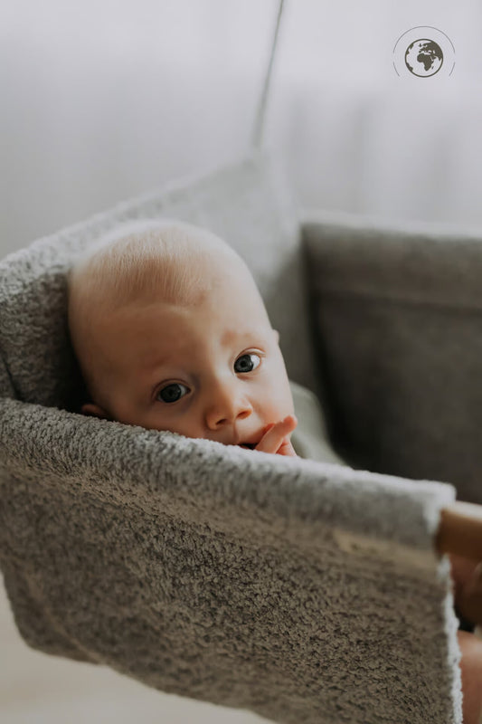 Baby Swing Bouclé Nachtgrijs Ultieme Zitvlakbeschermer by Nofi KIDS