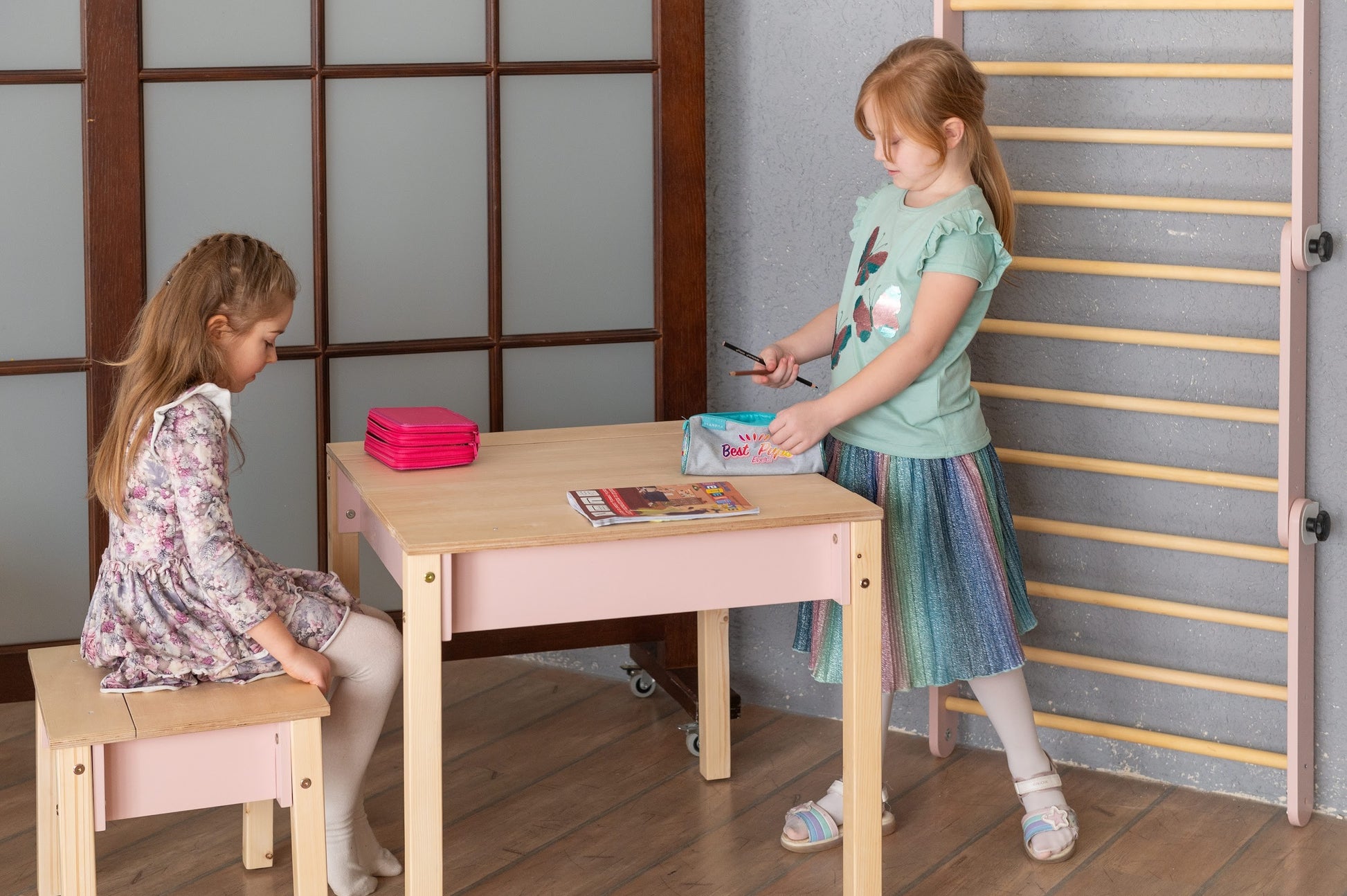 Tafel En Stoel Opbergsysteem Ruimtebesparend Kinderen by Family-scl