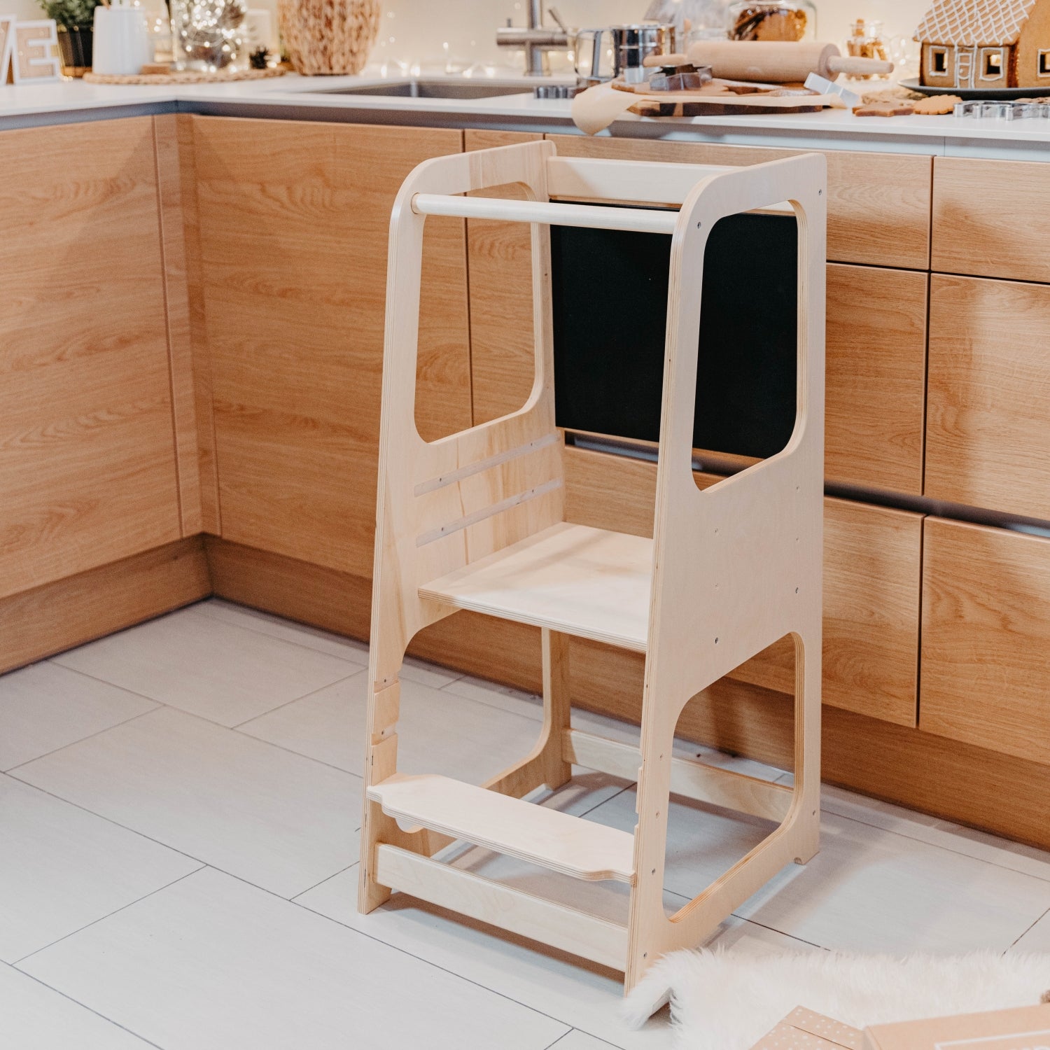 Montessori Houten Keukentoren Met Krijtbord Kinderen by Montessori House Bed