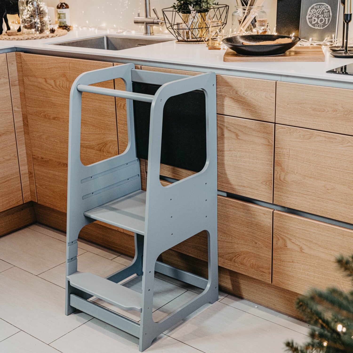 Montessori Houten Keukentoren Met Krijtbord Kinderen by Montessori House Bed