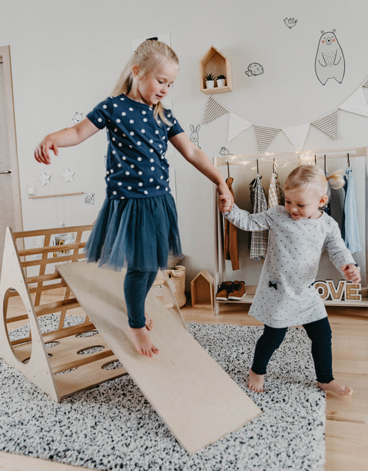 Klimdriehoek Montessori Met Helling Binnenhuisruimte by Montessori House Bed