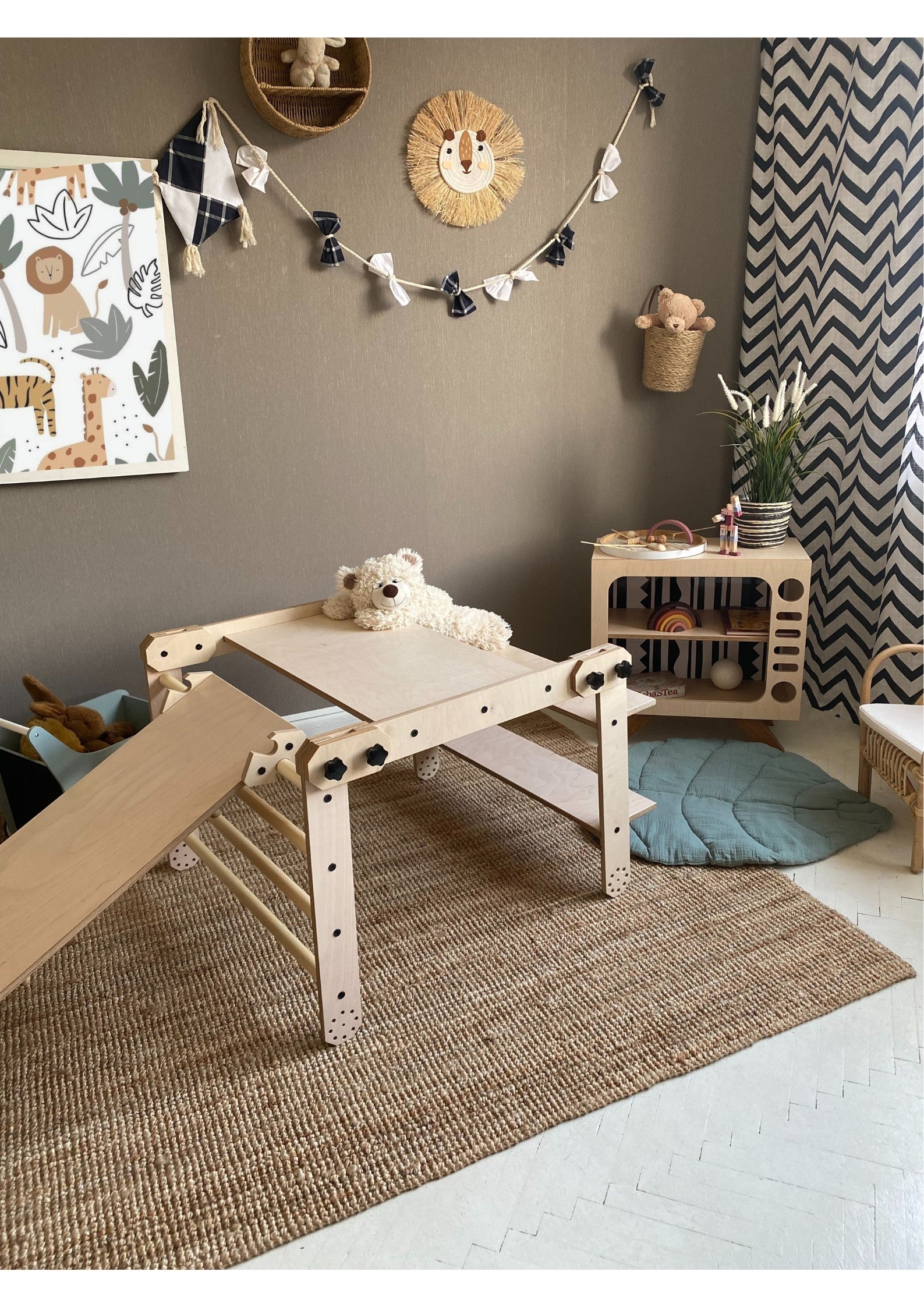 Montessori Klimset Tafelsysteem Tekentafel NABU Binnenspelen by Luula