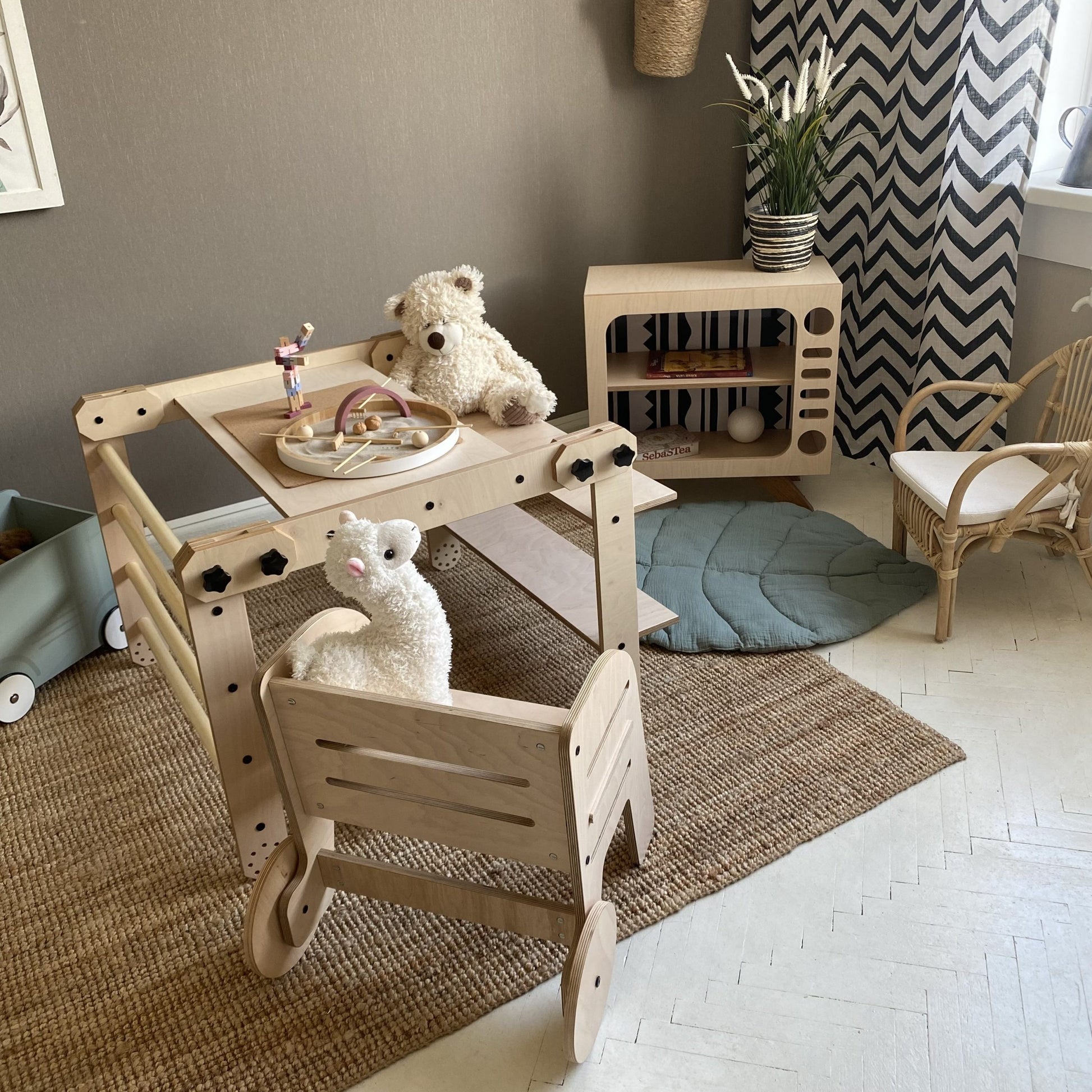 Montessori Klimset Tafelsysteem Tekentafel NABU Binnenspelen by Luula