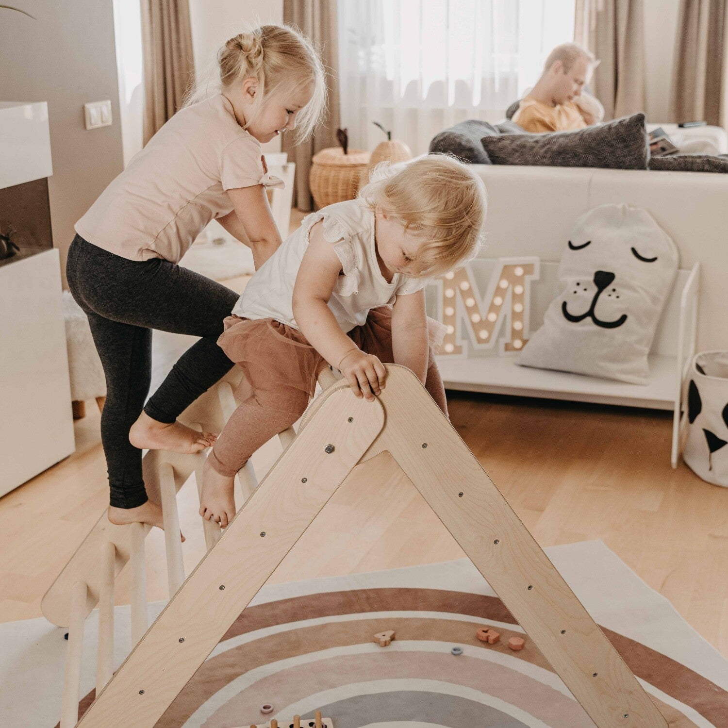 Montessori Klimdriehoek Inklapbaar Binnen Speelgym by Montessori House Bed