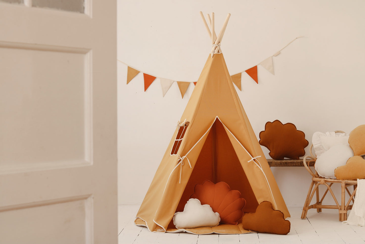 Teepee Tent Oranje Kindvriendelijk Buiten Speelplek by moi mili