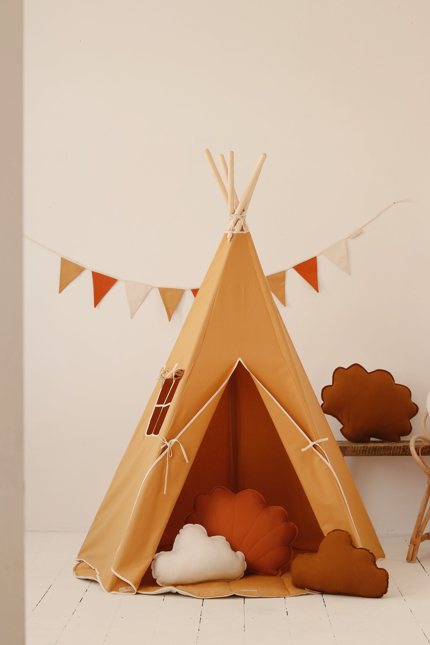 Teepee Tent Oranje Kindvriendelijk Buiten Speelplek by moi mili
