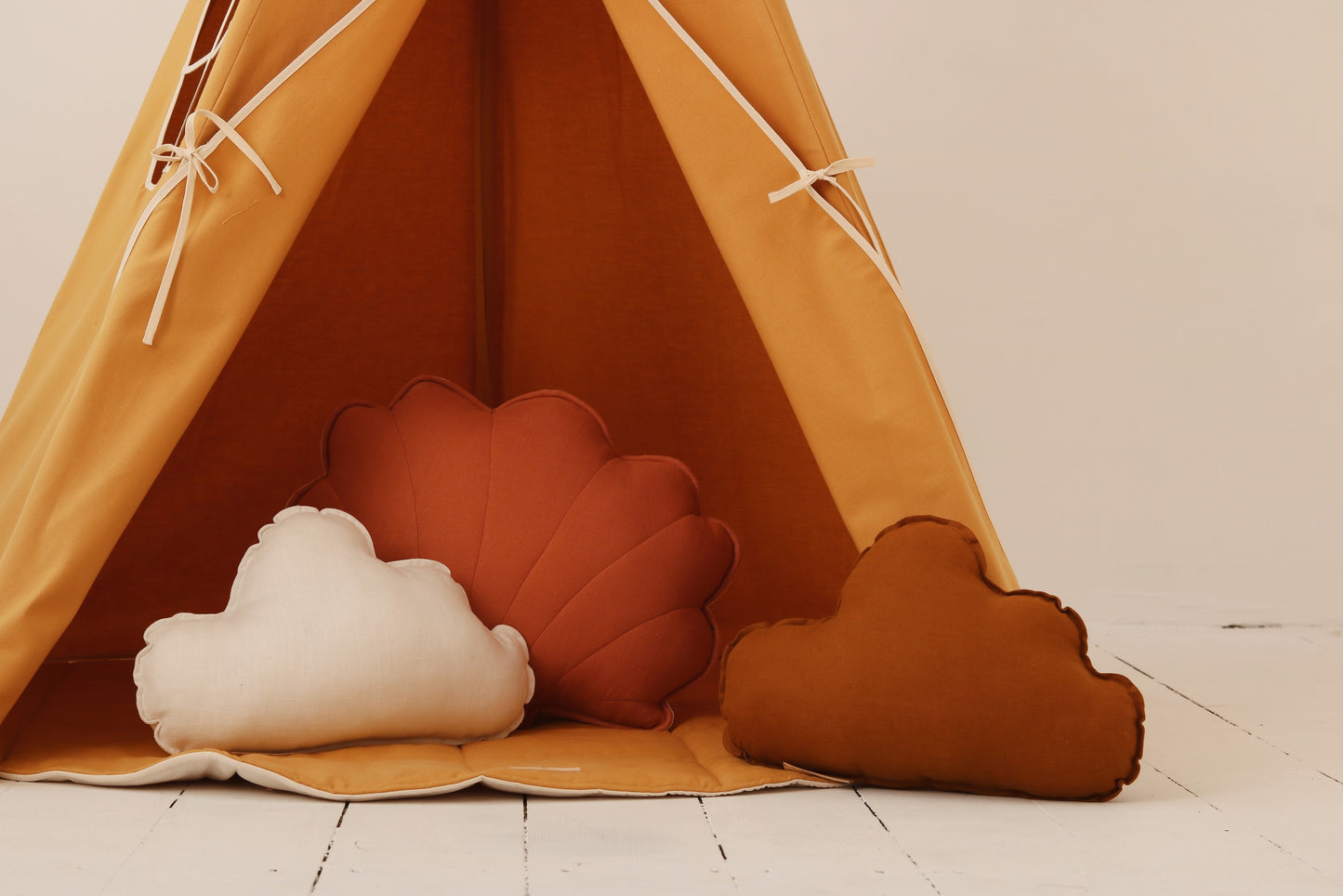 Teepee Tent Oranje Kindvriendelijk Buiten Speelplek by moi mili