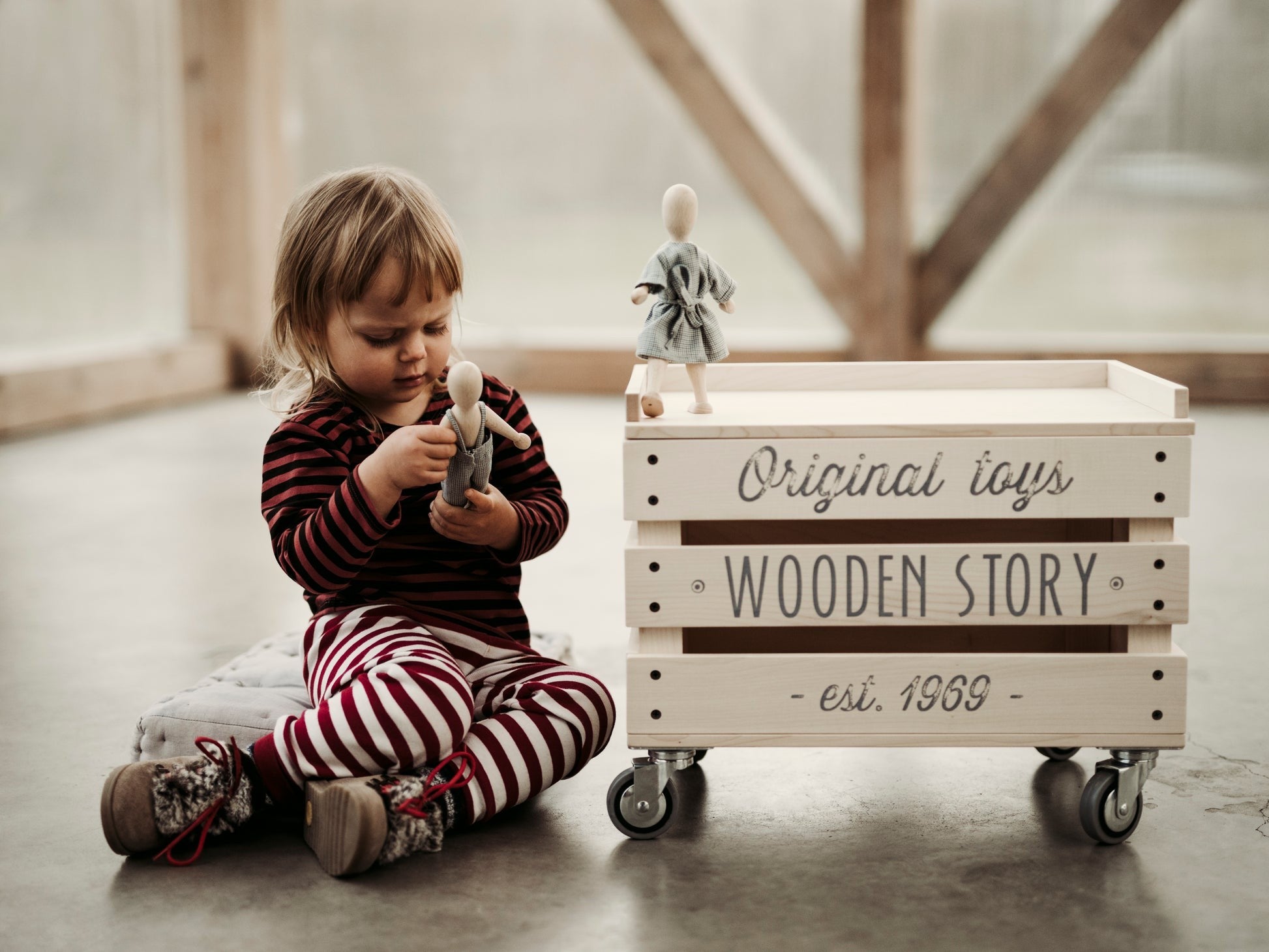 Beukenhouten Woody Pop Met Broek Bewegingsvrijheid by Wooden Story