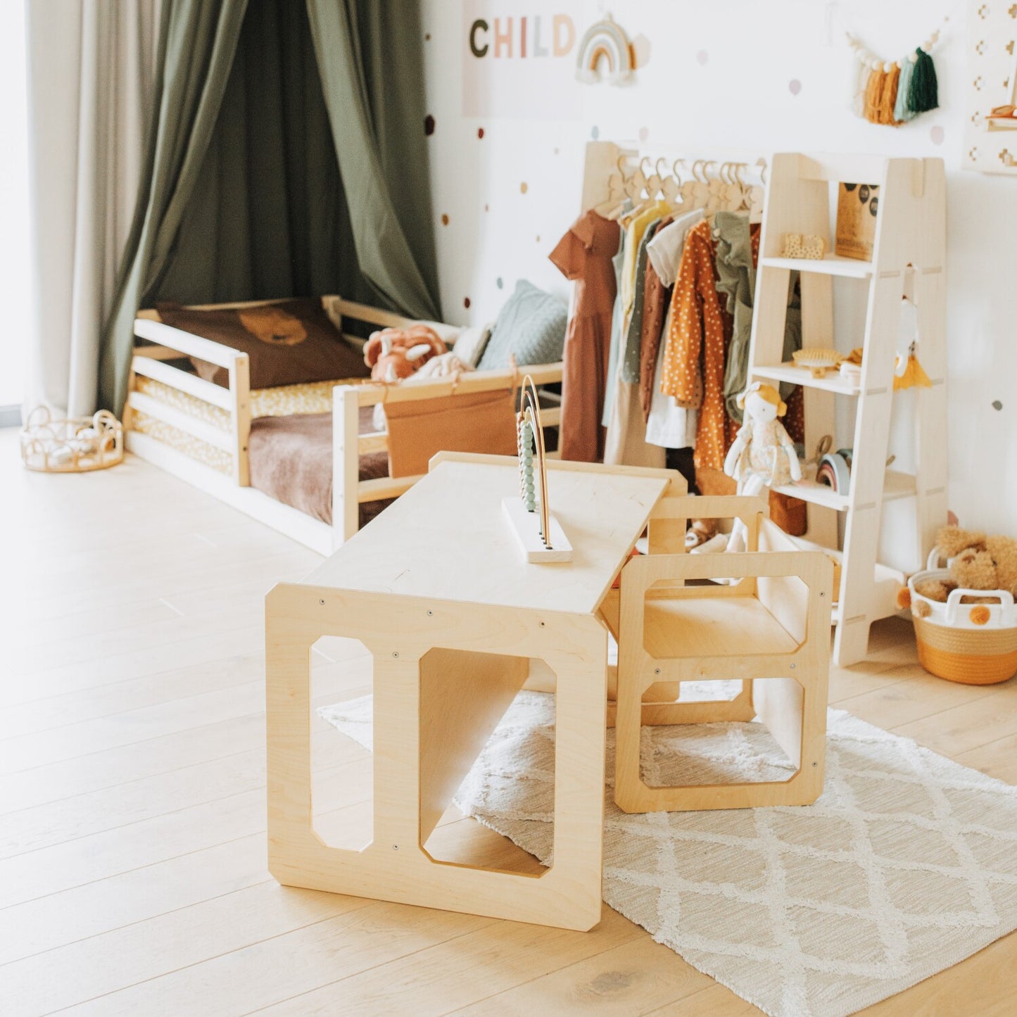 Montessori Afleertafel Stoelset Veilig Minimalistisch by Montessori House Bed