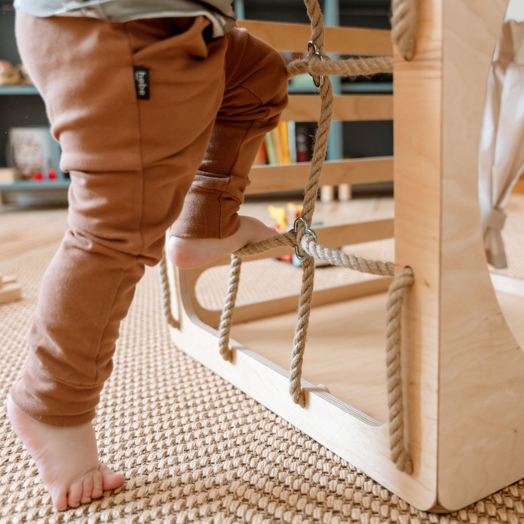 Houten Klimkubus Met Touwvenster Voor Kleuterplezier by Ette Tete