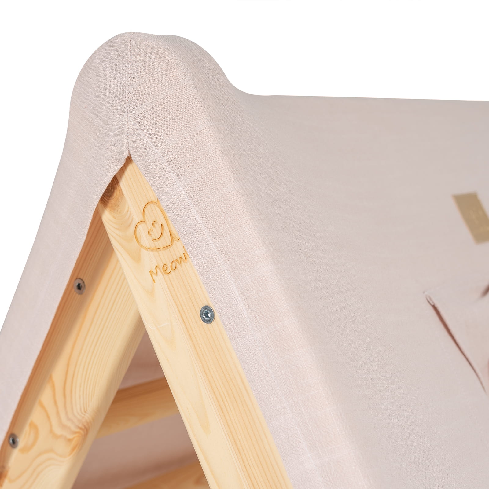 Houten Ladderhuis Met Roze Hoes Voor Kinderen Speelruimte by MeowBaby