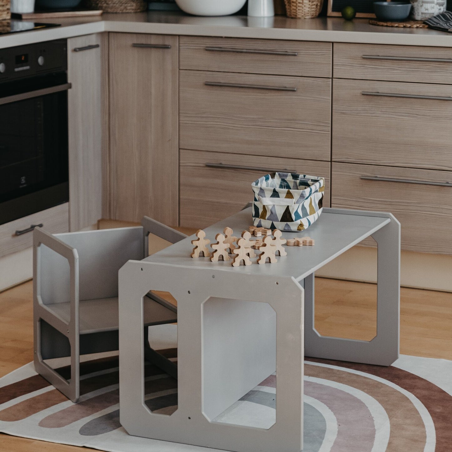 Montessori Afleertafel Stoelset Veilig Minimalistisch by Montessori House Bed