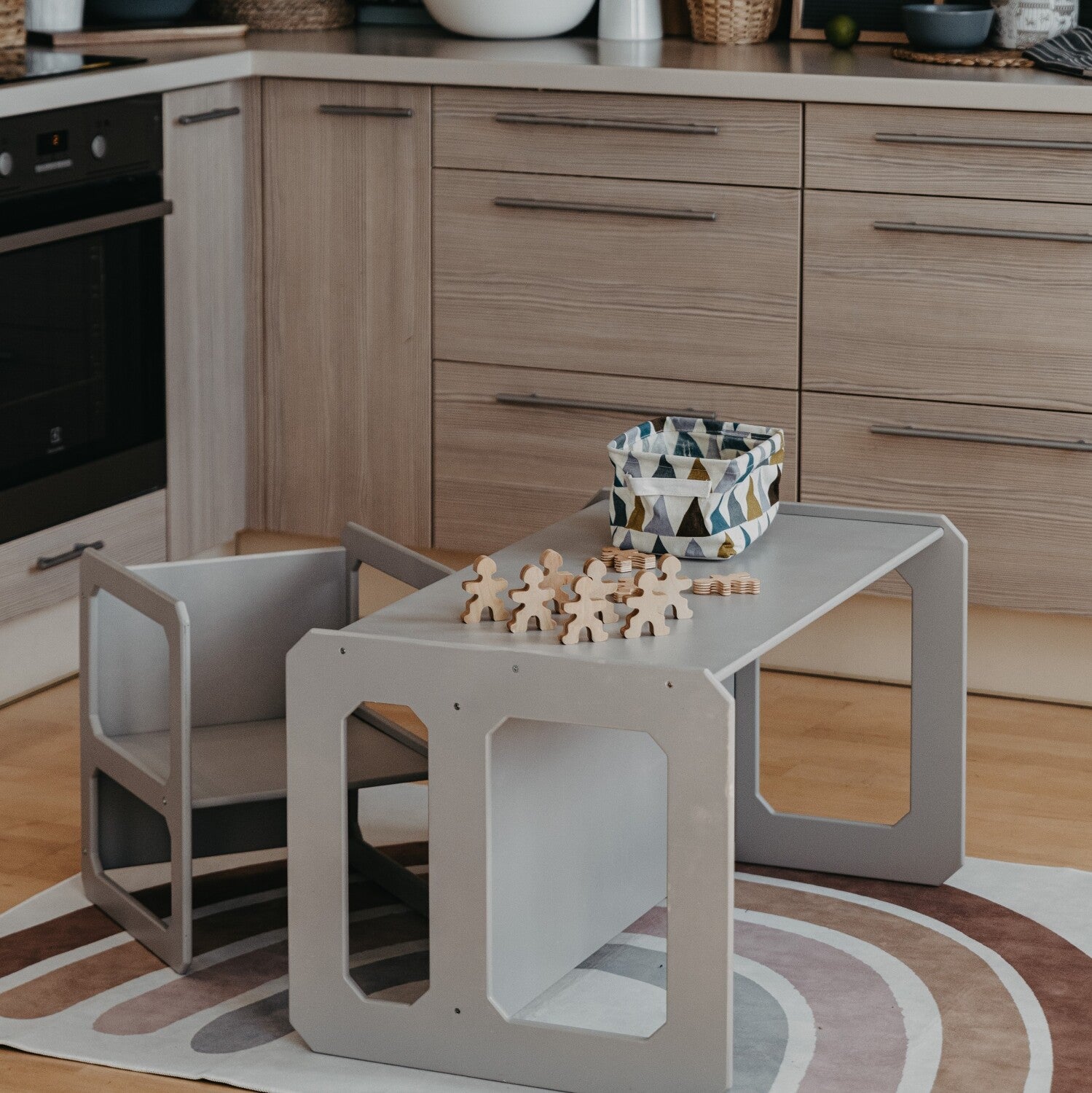Montessori Afleertafel Stoelset Veilig Minimalistisch by Montessori House Bed