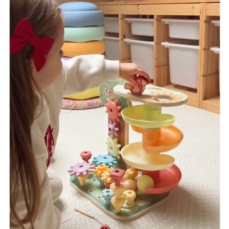 Houten Montessori Activiteitenboom Vier-in-een Knikkerbaan by Woopie Let's Go Green